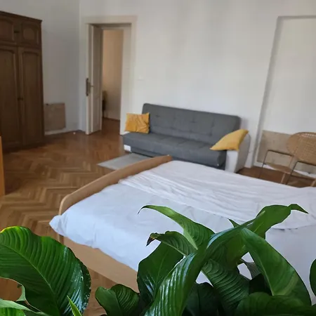 In Centre Gostinjska kuća 3*