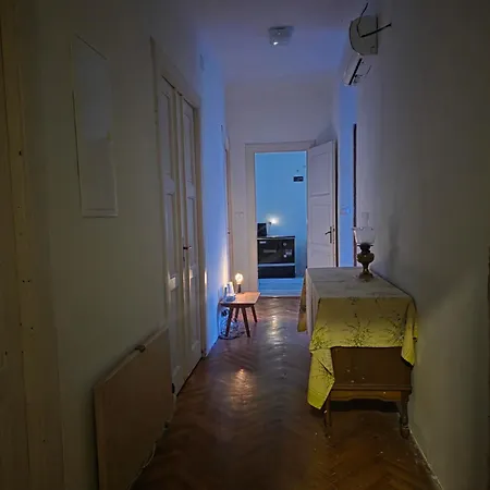 Πανσιόν In Centre Μαριμπόρ